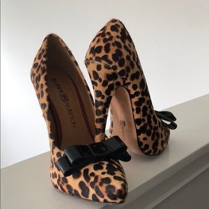 Sexy Leopard bow pumps, used twice only!